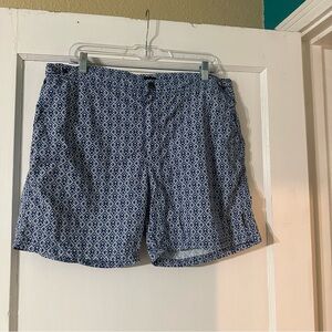 Hugo boss short size L